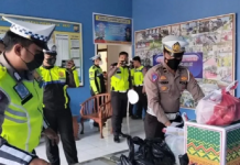 Polres Mukomuko bagikan 300 paket sembako kepada warga