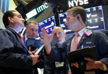 Wall Street akhiri bulan kuat dengan lebih rendah, fokus pertemuan Fed