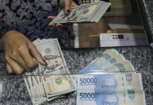 Dolar menguat, Fed mungkin lakukan kenaikan suku bunga besar lainnya