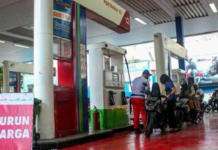 Minyak naik tipis karena permintaan akan menyentuh rekor tahun depan