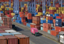 Pengamat: Indonesia harus waspada meski neraca perdagangan suplus