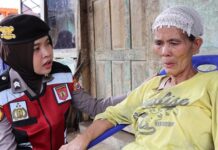 Peduli Sesama, Kapolres Bengkulu Utara Berbagi Sembako Kepada Warga di Desa Tanjung Raman