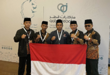 Santri MA Al Hikmah 2 Brebes Juara II Kompetisi Internasional Debat Bahasa Arab di Qatar